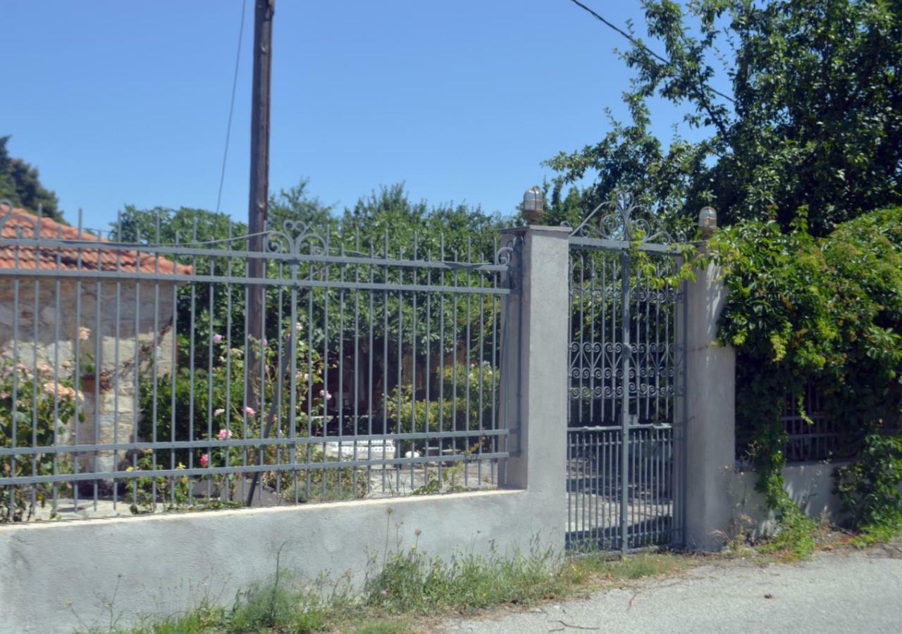 Santa Cruz Country Cottage Kallithea  外观 照片